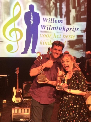 Jeroen Schipper wint de Willem Wilminkprijs voor beste kinderlied van 2019 wij zijn super trots