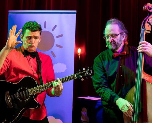 Na aperij een muzikale jeugdtheater voorstelling van Jeroen Schipper